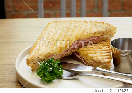 Ham and cheese sandwich 24112828