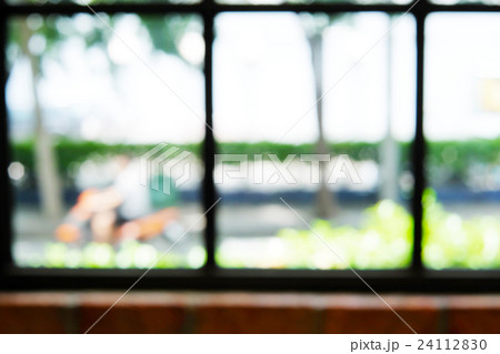 Blurred cafe restaurant with bokeh background. 24112830