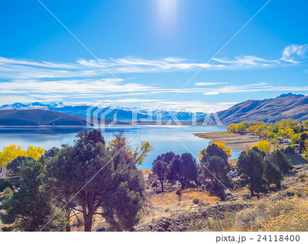 Topaz Lake , Nevada . 24118400