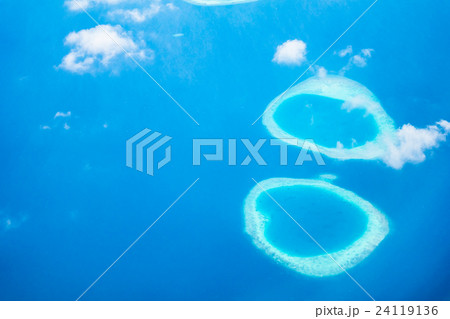 Aerial view of maldives island 24119136