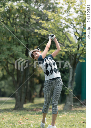 Japanese woman golfer , housewife 24120581
