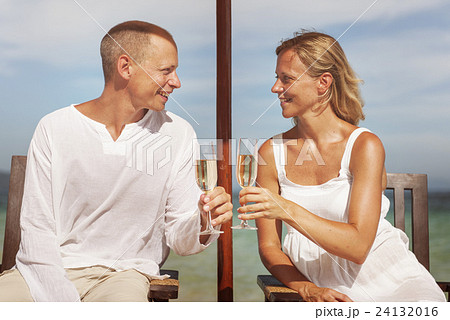 Couple Celebration Beach Summer Toast Champagne Concept 24132016