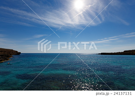 Sea bay 24137131