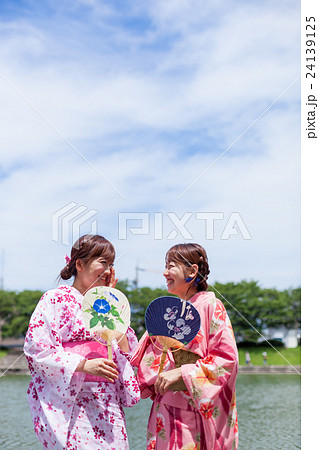 浴衣の女性 浴衣の女性 24139125
