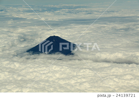 雲の上の富士山３ 24139721