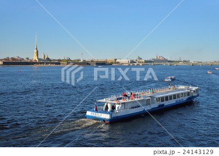 Pleasure boat floats on the Neva river  24143129