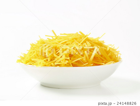 Dried egg noodles 24148826