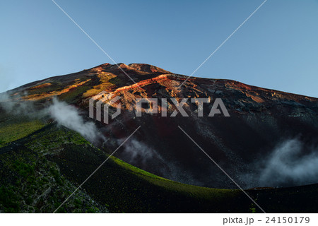 宝永火口、宝永山、富士山頂 宝永火口、宝永山、富士山頂 24150179