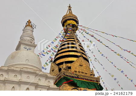 ネパール・スワンヤブナートのお寺 24162179