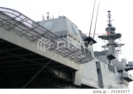 いずも　護衛艦　横浜　大桟橋 24163077