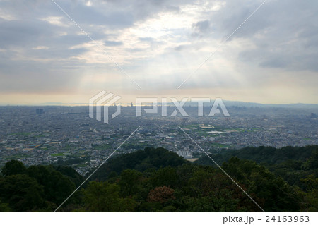 【大阪平野全体 夕刻】 撮影場所：水呑地蔵尊 大阪府八尾市大字神立 24163963