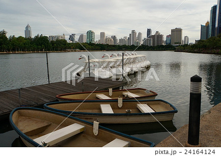 Boat Pier in Bangkok（バンコク都内にある白鳥ボート） 24164124