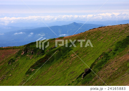 羊蹄山の外輪山と昆布岳 羊蹄山の外輪山と昆布岳 24165883