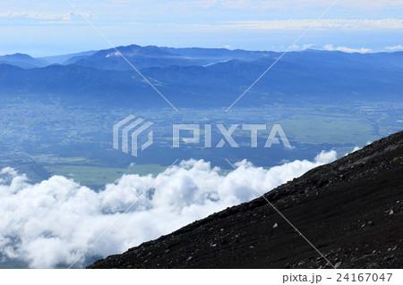 富士山八合目から箱根方面を望む 24167047