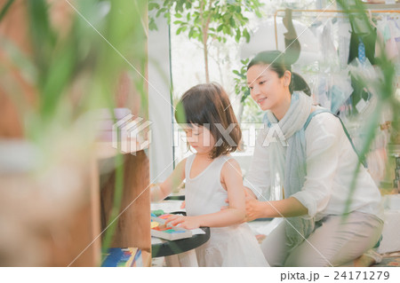 shopping complex 撮影協力:TENOHA DAIKANYAMA shopping complex 撮影協力:TENOHA DAIKANYAMA 24171279