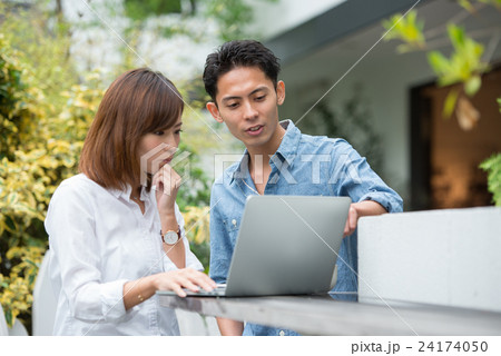 カジュアルビジネス イメージ 　撮影協力:TENOHA DAIKANYAMA 24174050