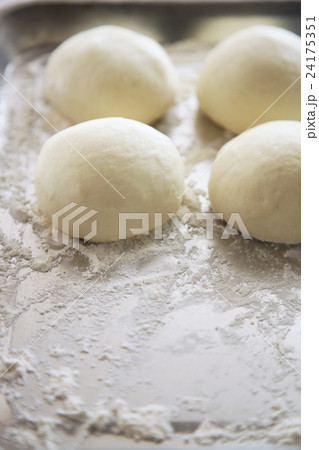 パン生地 パン作り パン パン生地 パン作り パン 24175351