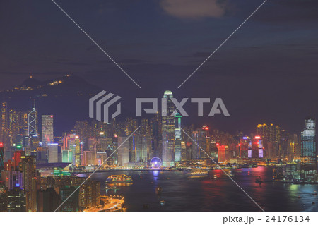 Twilight of Victoria Harbor of Hong Kong 24176134
