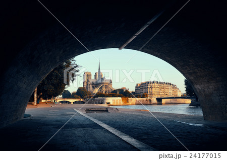 River Seine 24177015