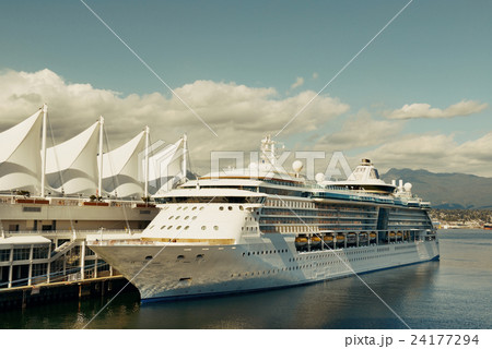 Cruise ship 24177294