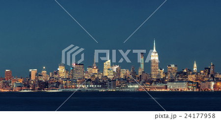 New York City skyline at night 24177958
