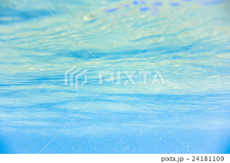 海の半水面 海の半水面 24181109