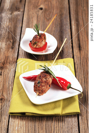 Minced meat kebabs 24185831