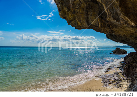 【沖縄県】夏の海 【沖縄県】夏の海 24188721