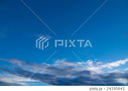 8月真夏の台風一過の空と雲 　3:2 24195642