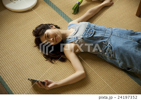 女性　ポートレート　 24197352