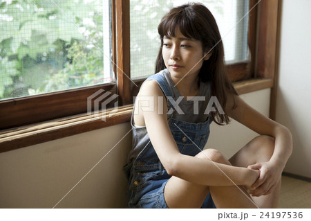 女性 ポートレート 女性 ポートレート 24197536