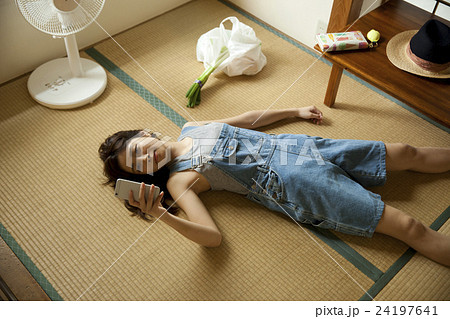 女性　ポートレート　 24197641