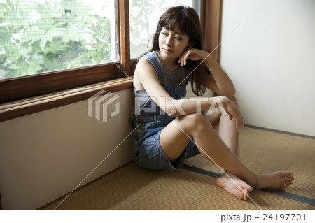 女性　ポートレート　 24197701
