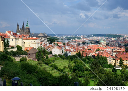 ストラホフ修道院からのプラハ市街展望 ストラホフ修道院からのプラハ市街展望 24198179