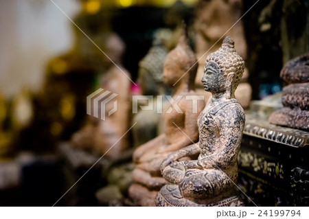 buddha statue 24199794