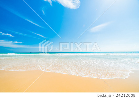 Beach and sea 24212009