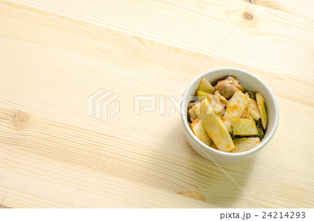 Red Curry with Chicken and Bamboo Shoots 24214293