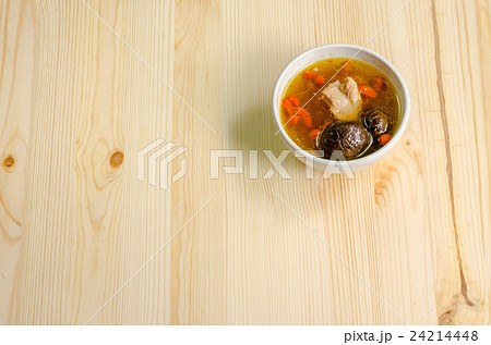 Steamed pork spare ribs, black mushroom  24214448