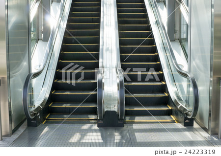 エスカレーター 24223319