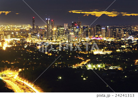 Australia, Queensland, Brisbane, Cityscape at sunrise 24241313
