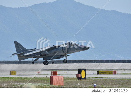 山口県岩国基地に配備されている米海兵隊のＡＶ－８Ｂハリアー攻撃機 24242179