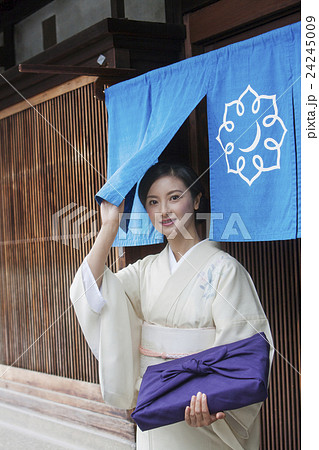 和服で贈物 和服で贈物 24245009