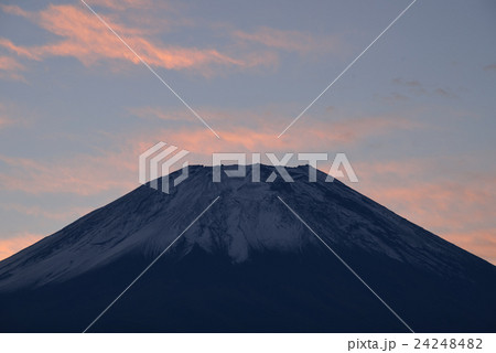 富士山・朝の気配 24248482