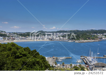 江ノ島ヨットハーバーと相模湾 24253572
