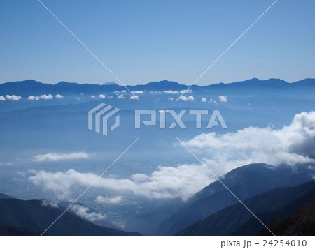 信州 駒ヶ根 千畳敷より 雲海 信州 駒ヶ根 千畳敷より 雲海 24254010