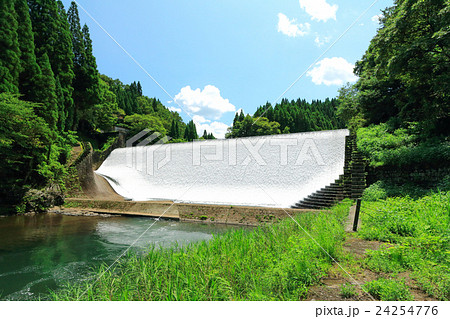 竹田市 夏の白水溜池堰堤水利施設(通称 白水ダム) ② 竹田市 夏の白水溜池堰堤水利施設(通称 白水ダム) ② 24254776