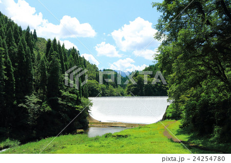 竹田市 夏の白水溜池堰堤水利施設(通称 白水ダム) ④ 竹田市 夏の白水溜池堰堤水利施設(通称 白水ダム) ④ 24254780