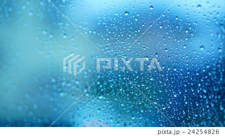 雨のガラス 24254826