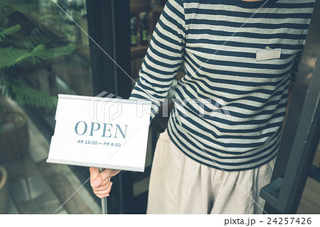 商業施設　撮影協力：TENOHA DAIKANYAMA 24257426