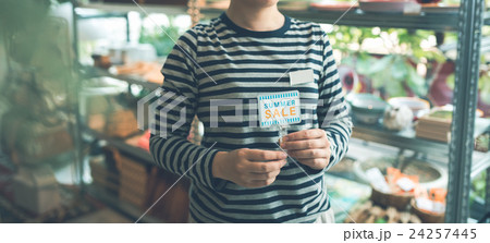 商業施設　撮影協力：TENOHA DAIKANYAMA 24257445